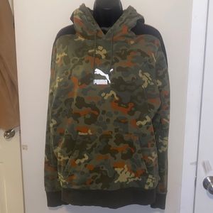 Puma hoodie Size Large Color Green Camo
